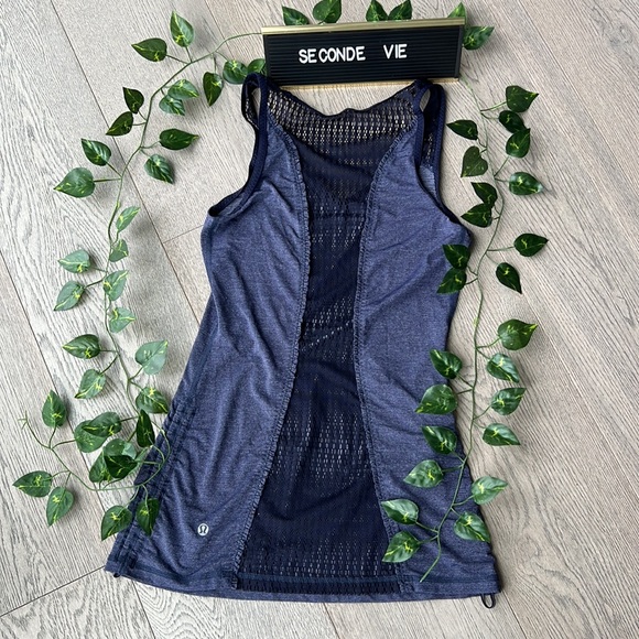 Lululemon navy sleeveless tank - Picture 2 of 5